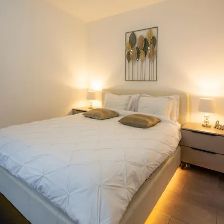 Apartment Greg Sinaia