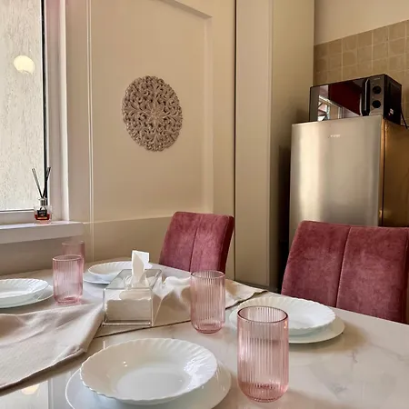 Greg Apartment
