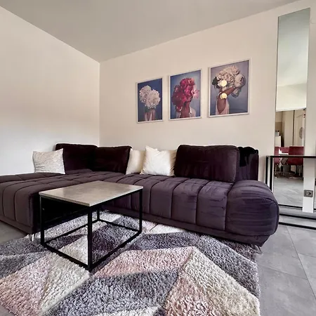Greg Apartment